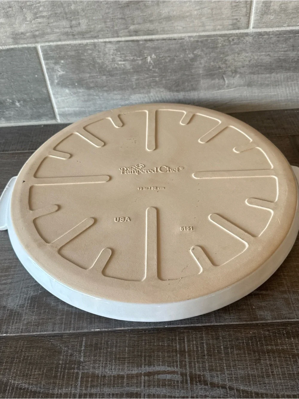 Pampered Chef Round Baking Stone 16” Large Pizza W/Handles 5161